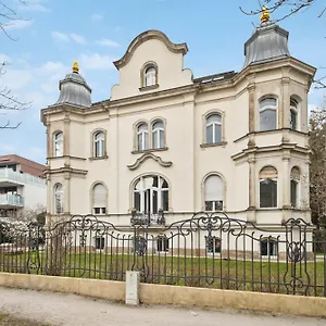 Wiener Palais Am Grossen Garten, Arbeitsplatz, Familie, 7 Pers, Smart-tv Apartment